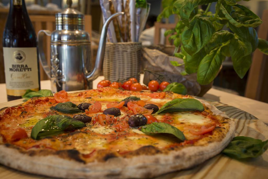 Hotel Ristorante Cigno Latisana Kültér fotó